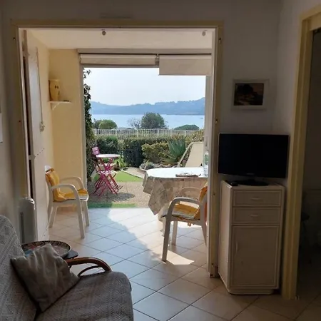Beau Studio Cabine En Rez De Jardin Dans Avec Piscine Apartamento *